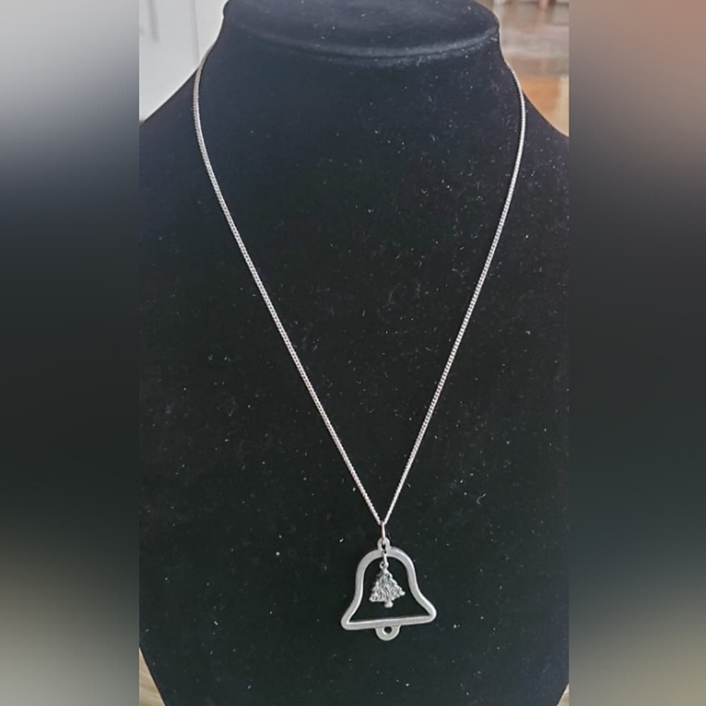 Silver Tone Vintage Rawcliffe Pewter Christmas Tree in Bell Pendant Necklace. 🌴